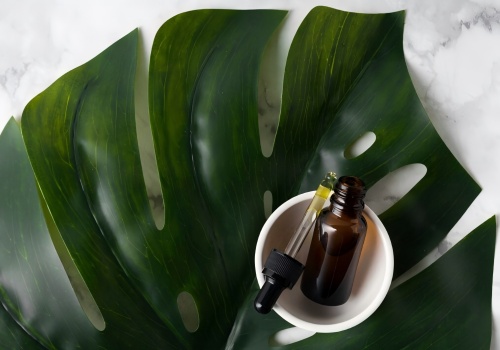 Canabidiol (CBD): Inibidor do CYP2C19 para Epilepsia Intratável e Oncologia de Precisão